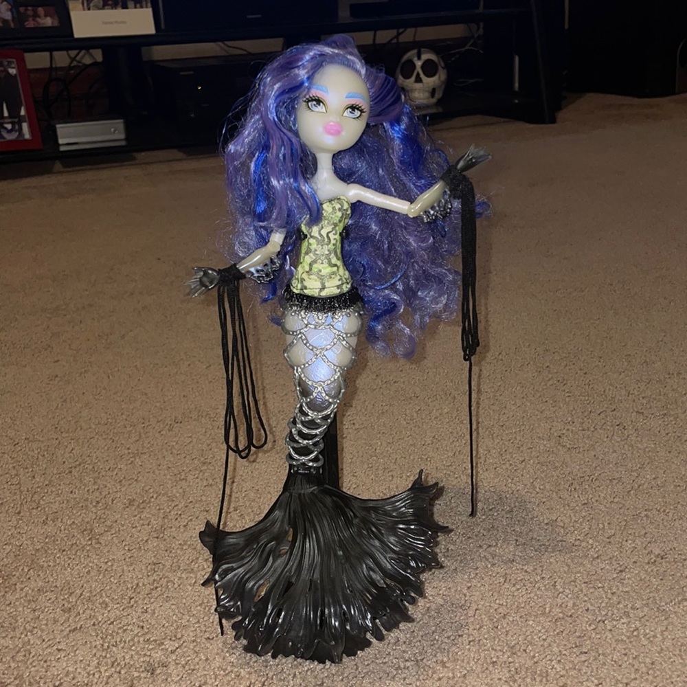MONSTER HIGH DOLL! SIREN VON BOO (Freaky Fusion Doll)